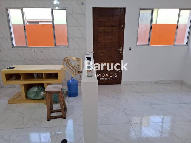 #935 - Casa Terrea para Venda em Mongaguá - SP