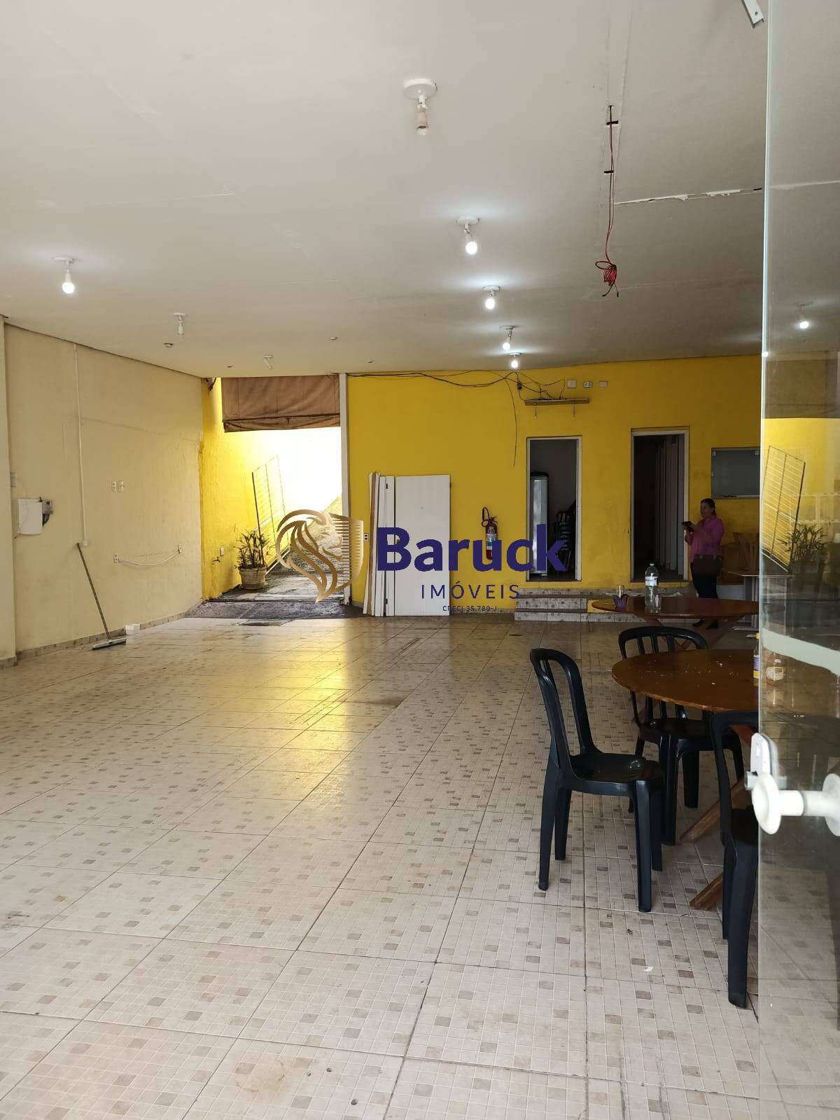 Depósito-Galpão-Armazém para alugar, 350m² - Foto 1