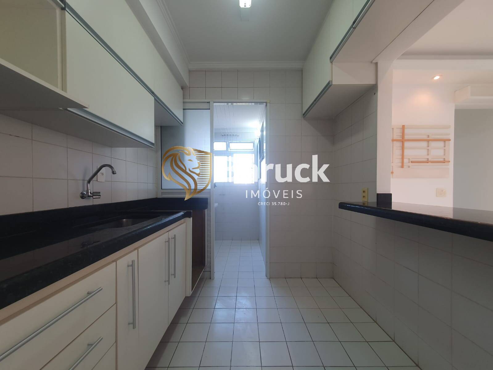 Apartamento para alugar com 2 quartos, 61m² - Foto 7