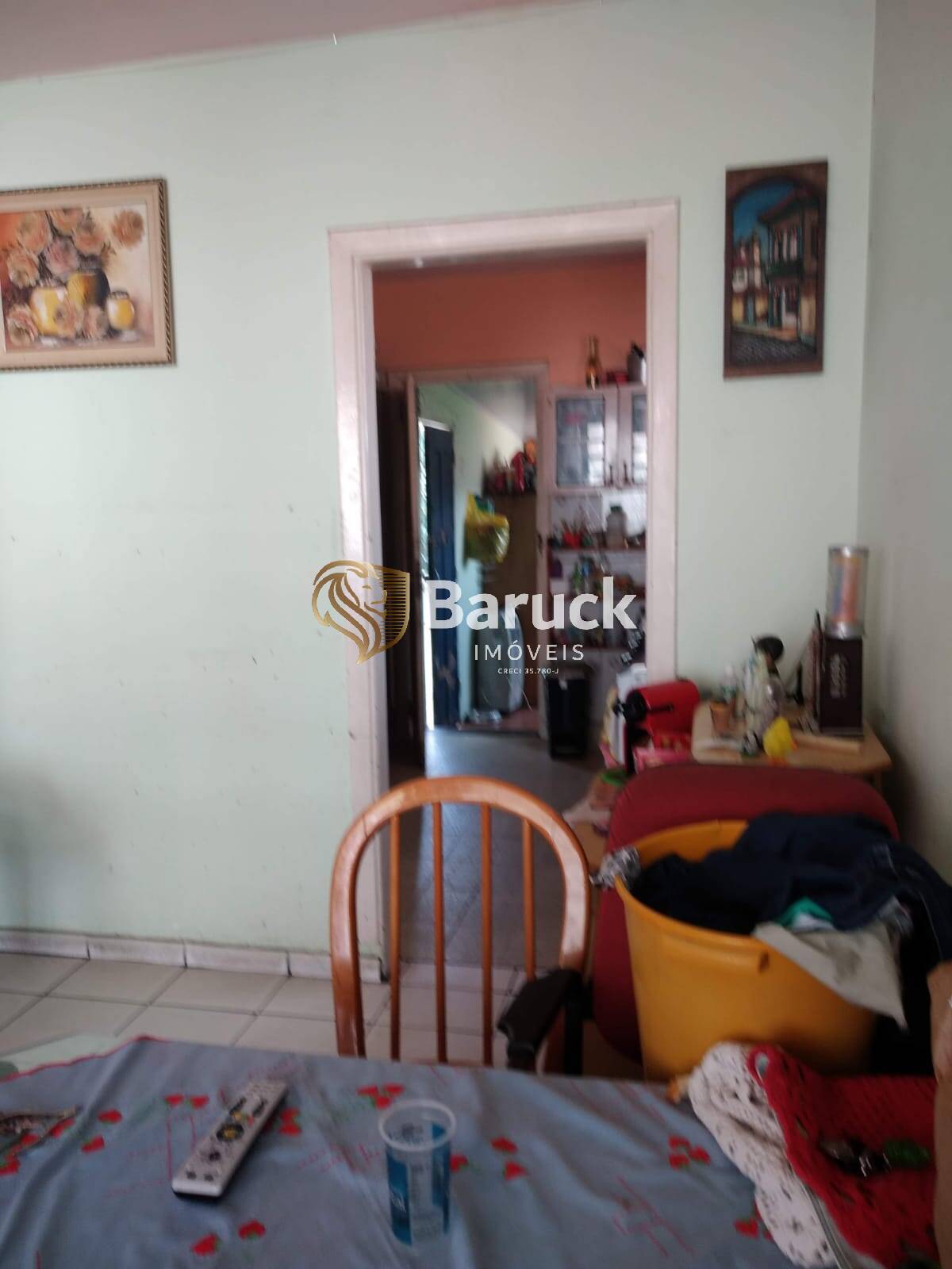 Casa à venda com 2 quartos, 300m² - Foto 2