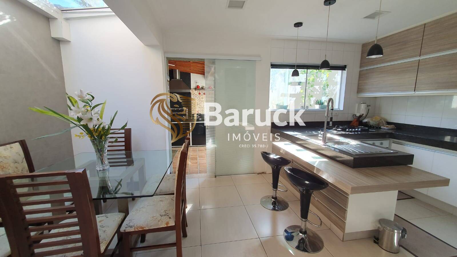 Sobrado à venda com 2 quartos, 145m² - Foto 5
